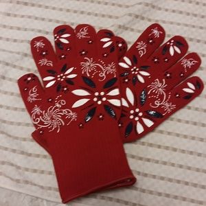 Sale! NEW Temptation Oven Gloves